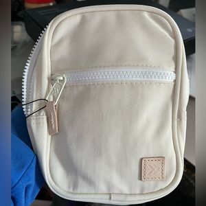 THREAD CROSSBODY BAG & ACCESSORIES
